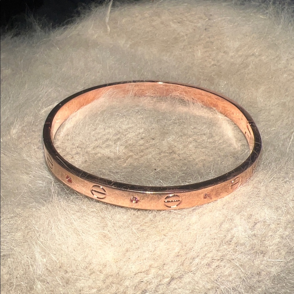 Love rose gold bracelet with jewels